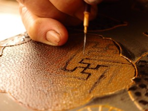 工場ギャラリー ： 漆 津軽塗 塗分津軽
