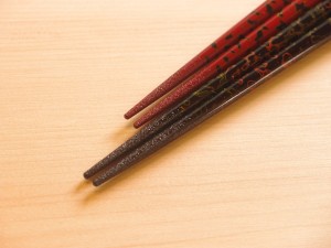 めじゃ 津軽塗 すべらない箸 夫婦箸 唐塗 呂・赤