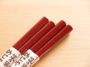 菜の華めじゃ 津軽塗 すべらない箸 夫婦箸 七々子塗 赤 （黒種）