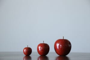 津軽塗【りんごオブジェ】唐塗 貝蒔 赤々