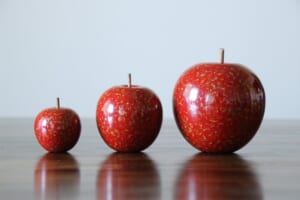 津軽塗【りんごオブジェ】唐塗 貝蒔 赤々