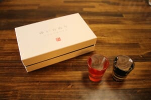 津軽塗 ゆいぬり さわるツガルヌリ【ぐい吞】[ペア] 上塗 黒 / 上塗 赤