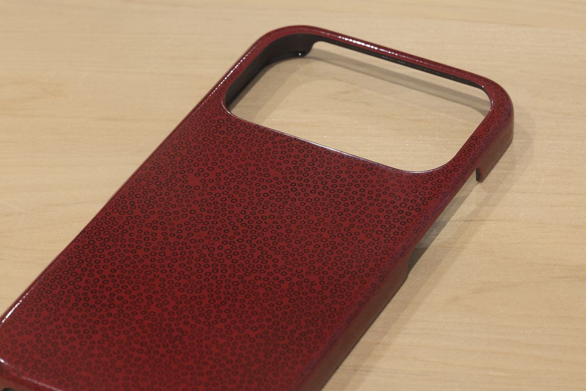 津軽塗 iPhoneケース [iPhone 17 Pro] 七々子塗 赤[黒種]